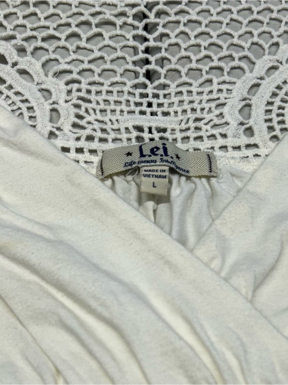 Lei White Crochet-Yoke V-Neck Mini Dress - Picture 2 of 3
